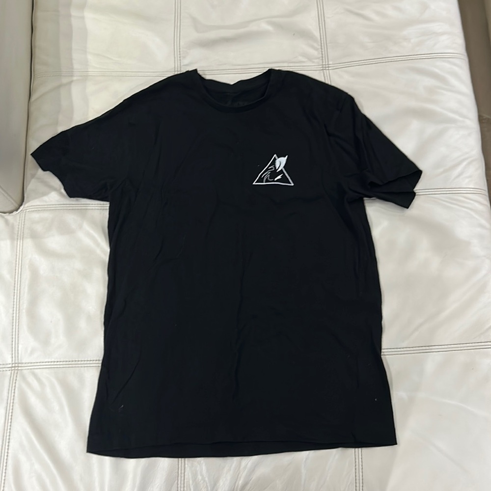 black t shirt